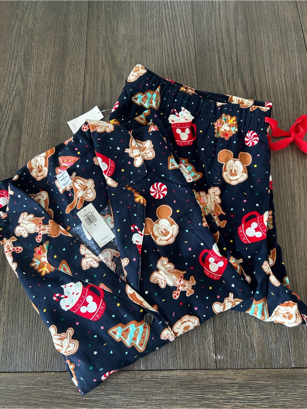 100% Cotton Women’s PJs Mickey and friends Holiday Pajama Set